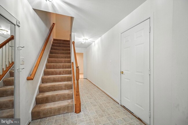 Building Photo - 6949 Banchory Ct