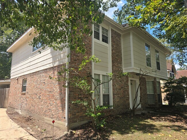 Foto del edificio - 3211 Highland Laurels Dr
