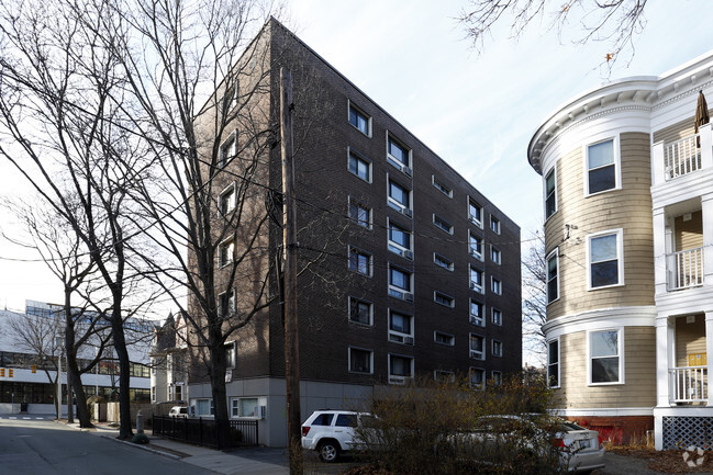 Building Photo - 77 Trowbridge St