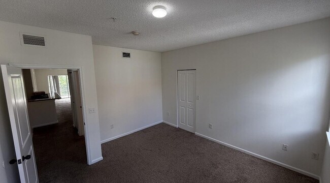 Building Photo - 5800 W Sample Rd