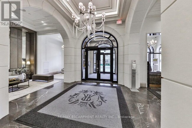 Building Photo - 300 Randall St