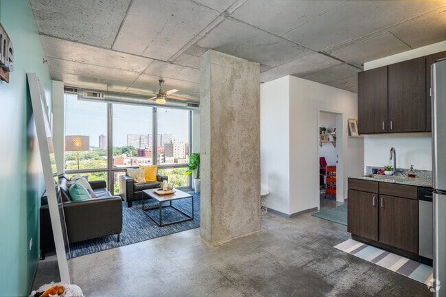 2BR, 2BA - 774SF - Vue 53