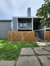 Building Photo - 8034 Antoine Dr
