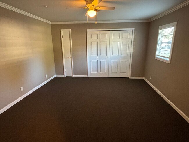 Foto del edificio - 1 Bedroom/1 Bath Triplex near VSU