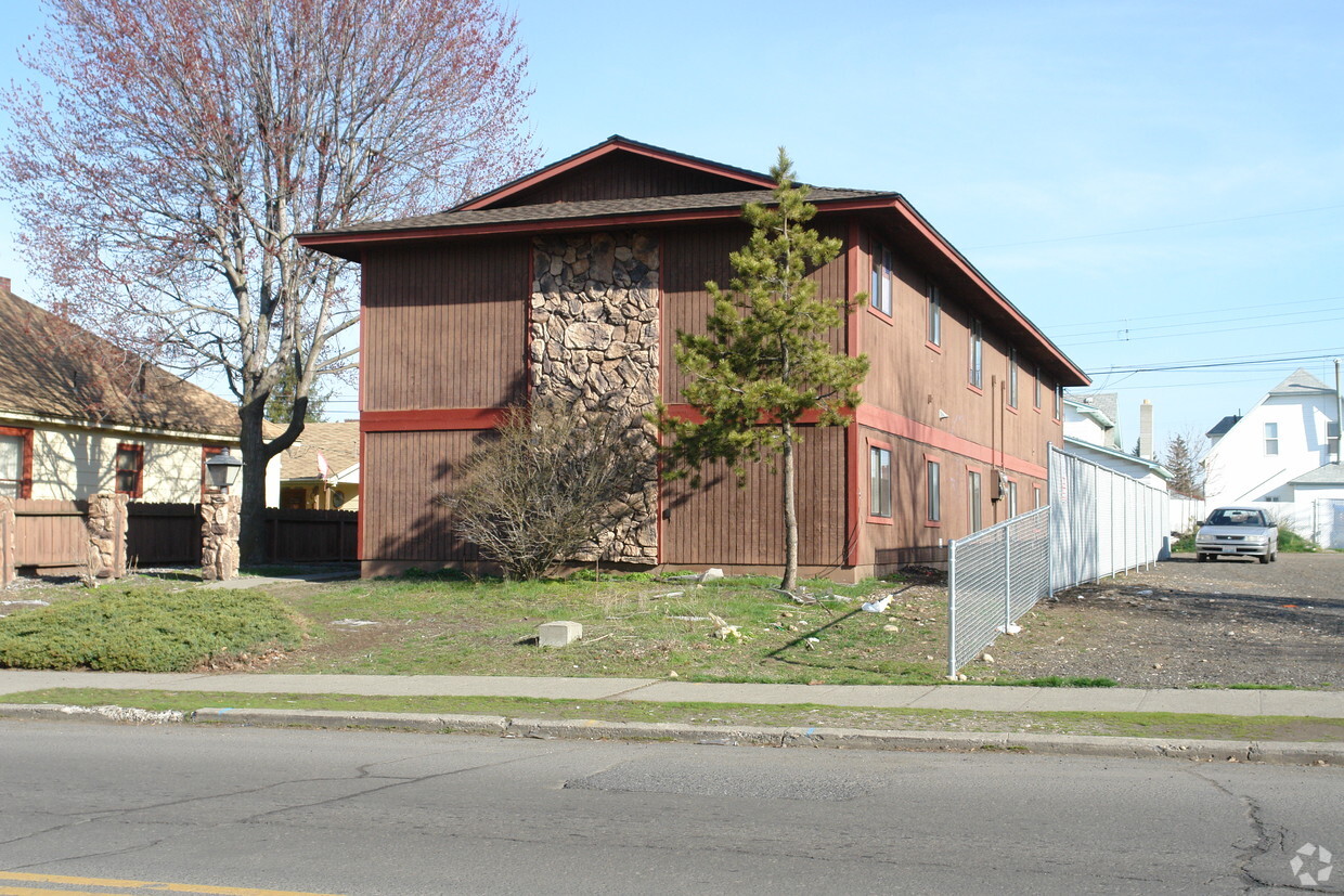 Building Photo - 1718 W Boone Ave