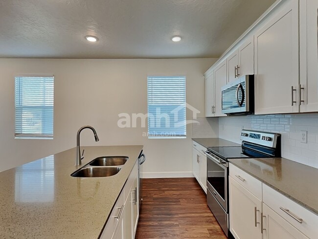 Building Photo - 6628 Old Forest Dr