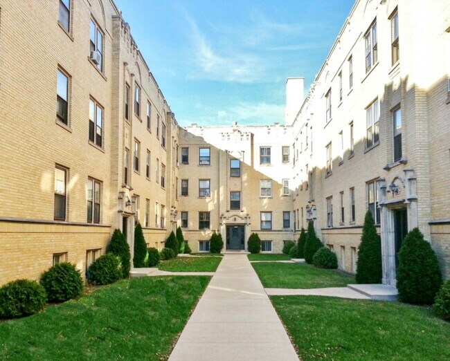 Building Photo - 4620 N Winchester Ave