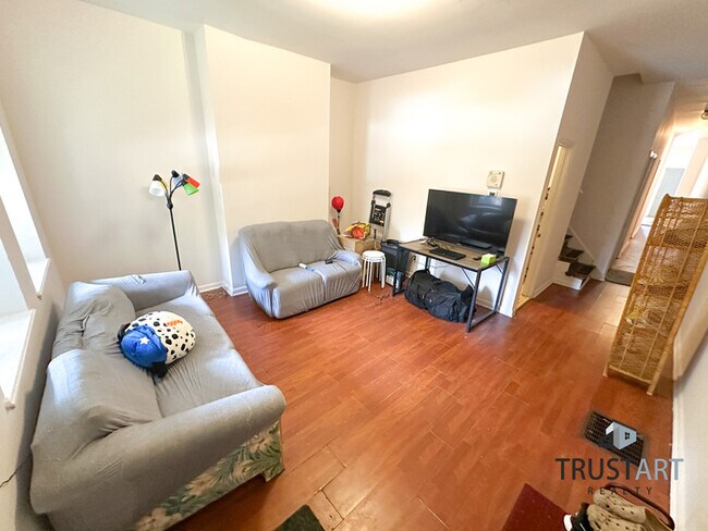 Building Photo - 8 bedroom house in North Central Philadelp...