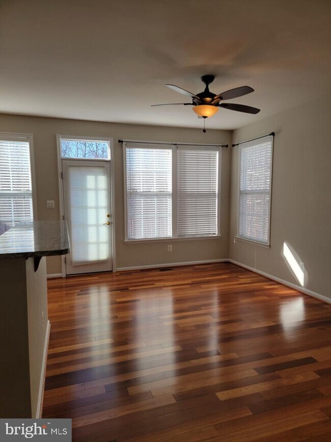 Building Photo - 43113 Forest Edge Square