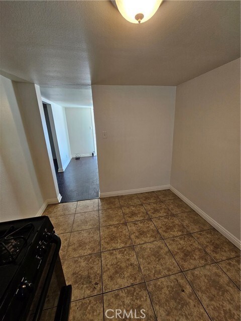 Foto del edificio - 532 Ramona Ave N