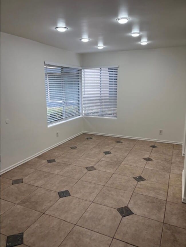 Foto del edificio - Half off 1st Month Rent!!  Extra large 3bd...