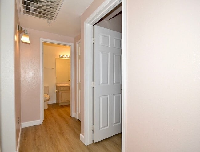 Building Photo - Charming 1 Bedroom Condo on 2nd Floor Next To Durango Casino