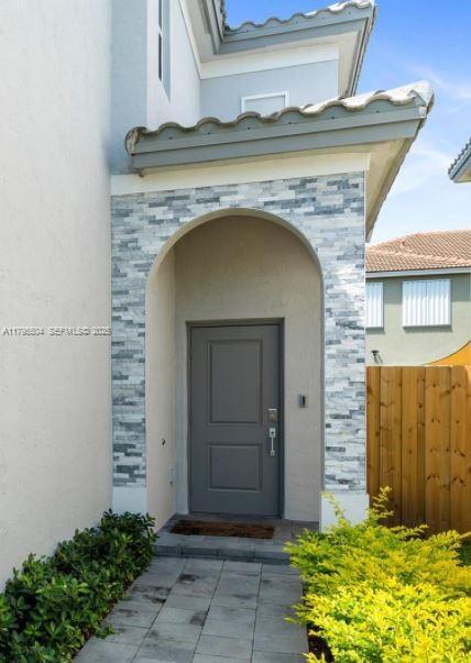 Building Photo - 1414 SE 26th Ter