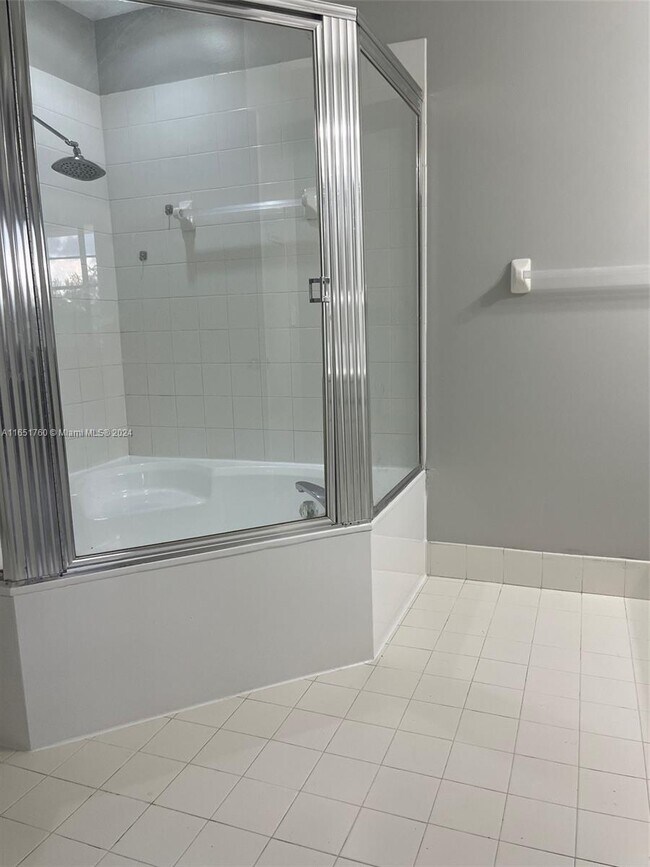 Building Photo - 9590 Alcazar Ln