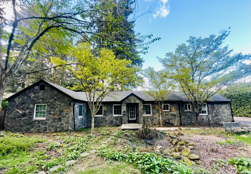 Primary Photo - 18179 Pilkington Rd