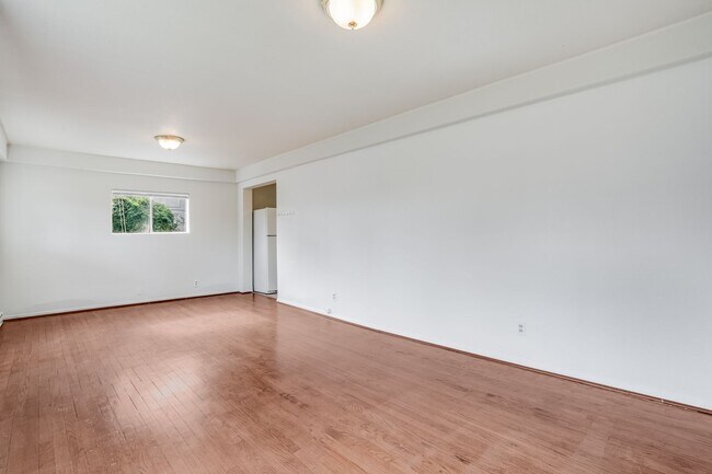 Building Photo - Beautiful 4 Bed, 2 Bath Rental Home in SE ...
