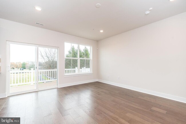 Building Photo - 4786 Franklin Cir