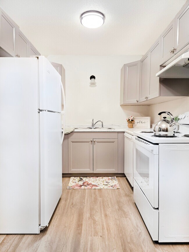 Apartamento remodelado de 2 habitaciones, disponible en septiembre. - 503 15th St SE