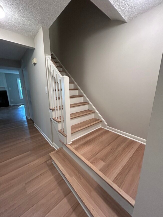 Foto del edificio - 1712 Early Settlers Rd
