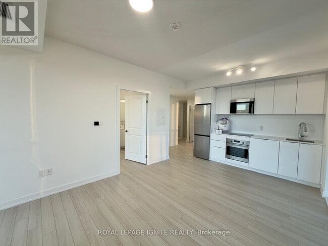Building Photo - 15 Skyridge Dr