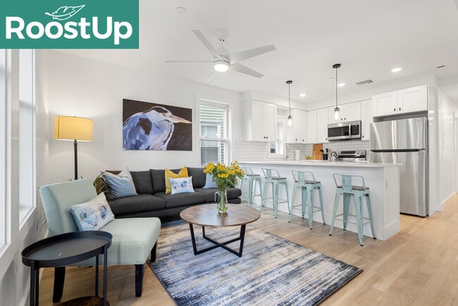 Foto del edificio - Furnished Bedroom with Private Bath in South Boston