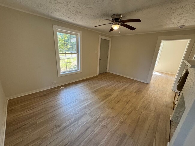 Building Photo - Renovated 3/1 House in North Rome- $1,095