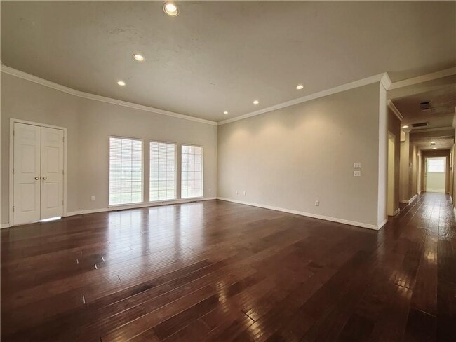 Foto del edificio - 5604 NW 106th St