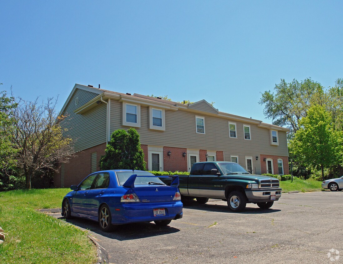 Foto principal - 304-322 Windsor Park Dr