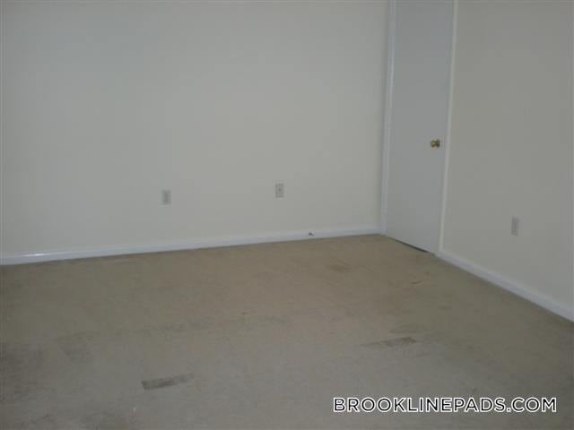 Building Photo - 1223 Beacon St