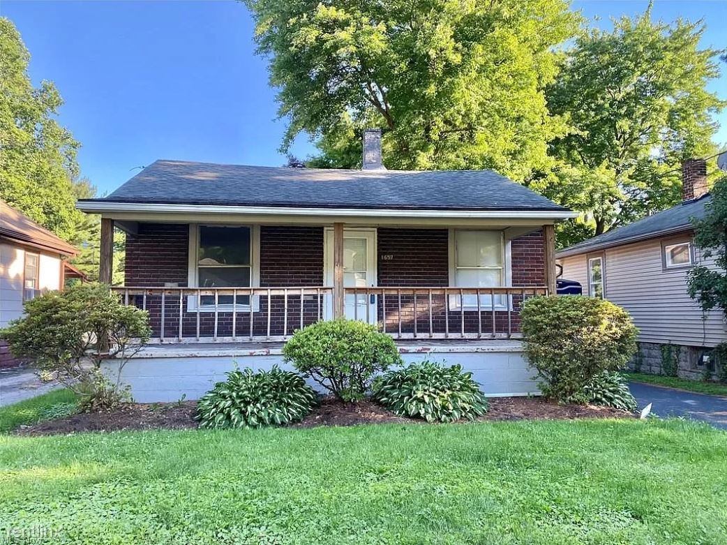Primary Photo - 3 br, 1 bath House - 1657 Pointview Ave