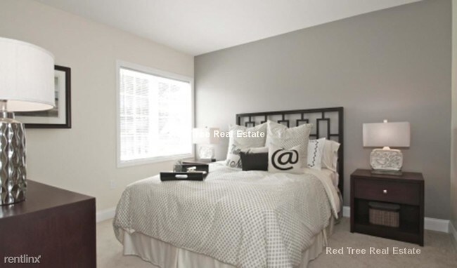 Foto del edificio - 130 Edgemere Rd