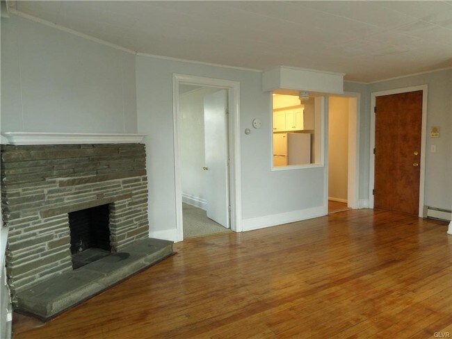 Building Photo - 404 Seneca St