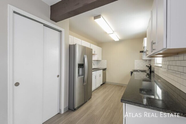 Foto del edificio - 4485 Driftwood Pl