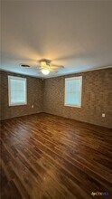 Building Photo - 301 Highland Dr