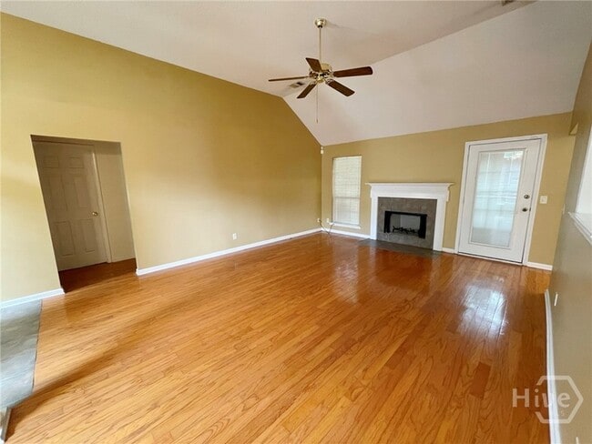 Building Photo - 102 Cormorant Way