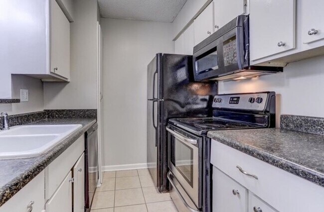 Foto del edificio - 2BD/1.5BA Townhouse located on the Germantown/Memphis Line!