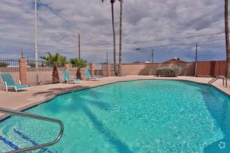 Pool - Golden Sands Resorts