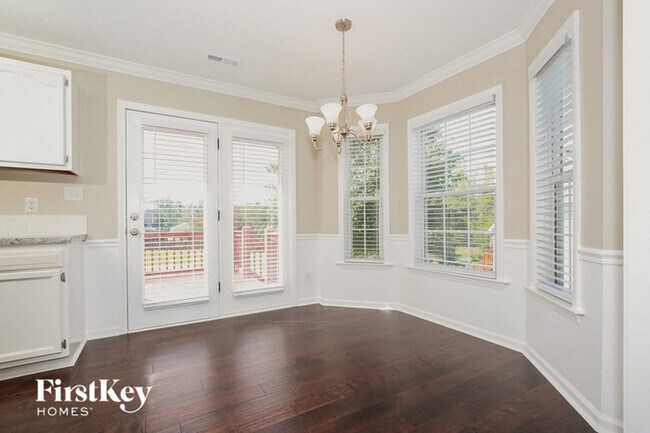 Foto del edificio - 623 Sunset Ridge Ln
