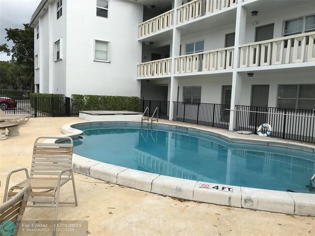 Foto del edificio - 6200 NE 22nd Way