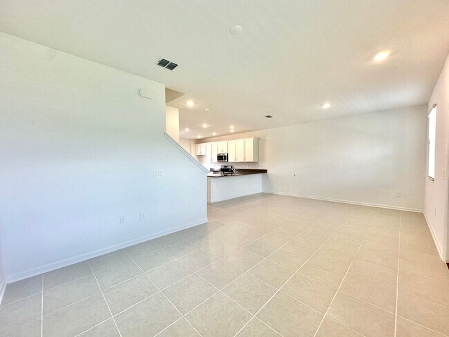 Building Photo - Modern Comfort Meets Community Living in K...