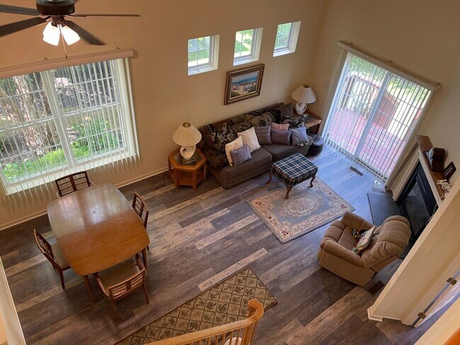 Foto del edificio - 3 Bedroom Townhome in Allentown