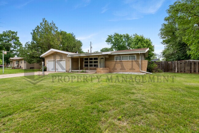 Foto del edificio - 614 N Brownthrush Ln