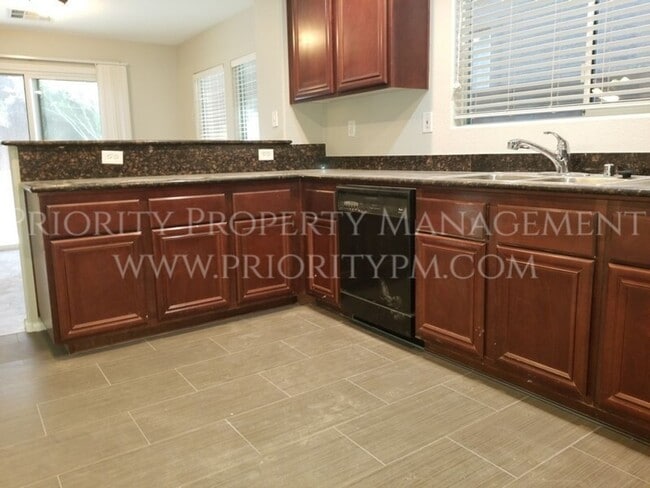 Foto del edificio - ~~BEAUTIFUL ALIANTE HOME!  3 Bed ~ 1600+ S...
