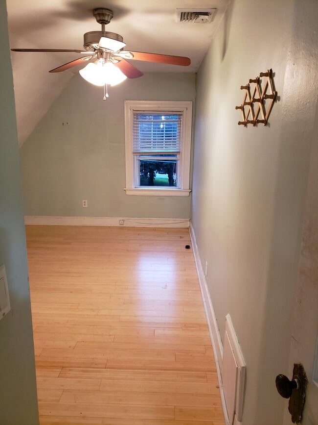 Foto del edificio - 221 Doyle Ave