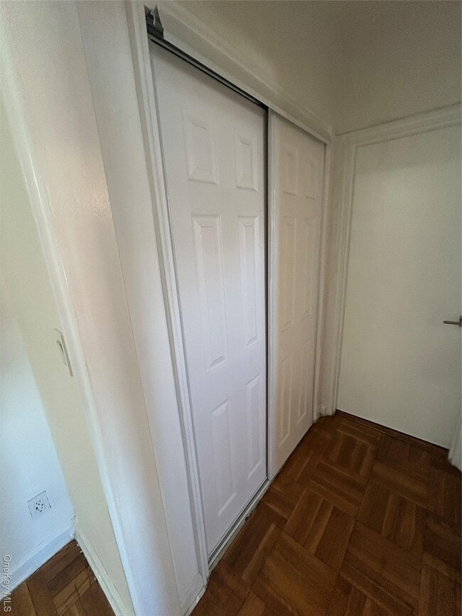 Building Photo - 210 Pelham Rd