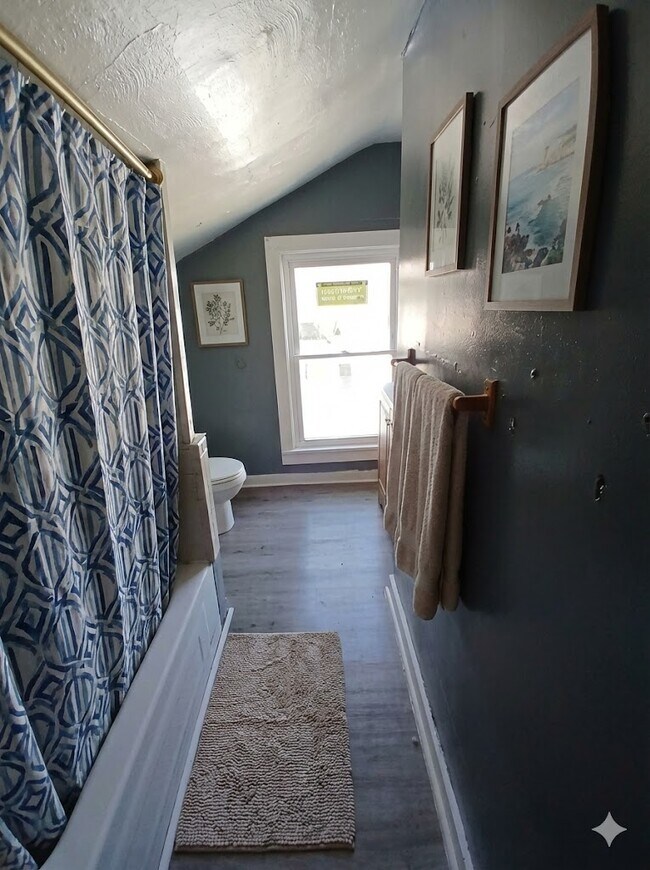 Foto del edificio - 1924 Latham St