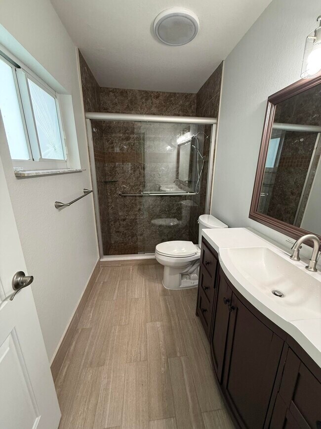 Foto del edificio - 6388 Whispering Wind Way