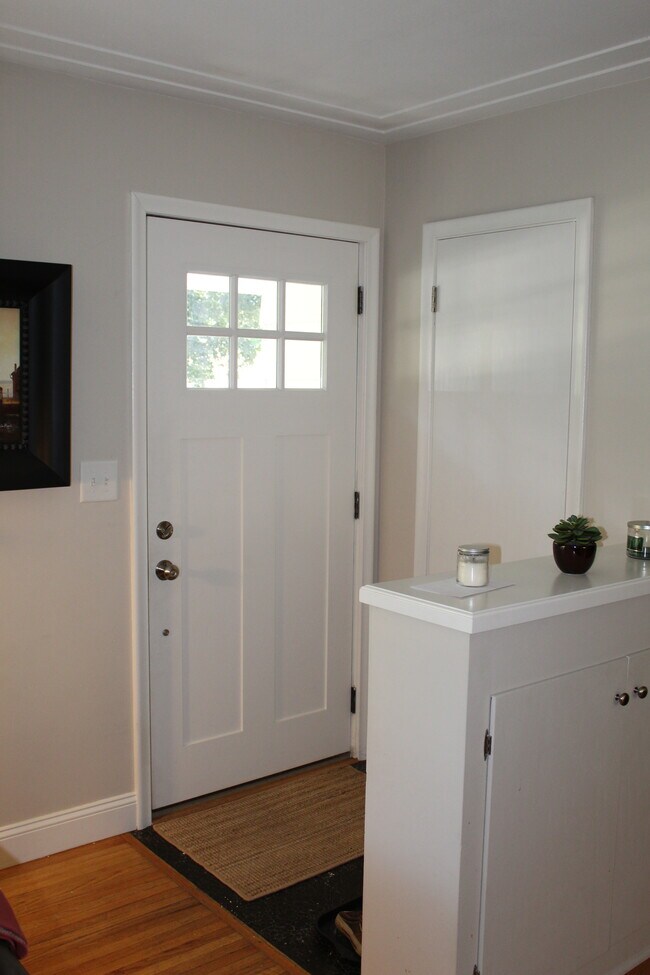 Foto del edificio - 6005 Birchcrest Dr