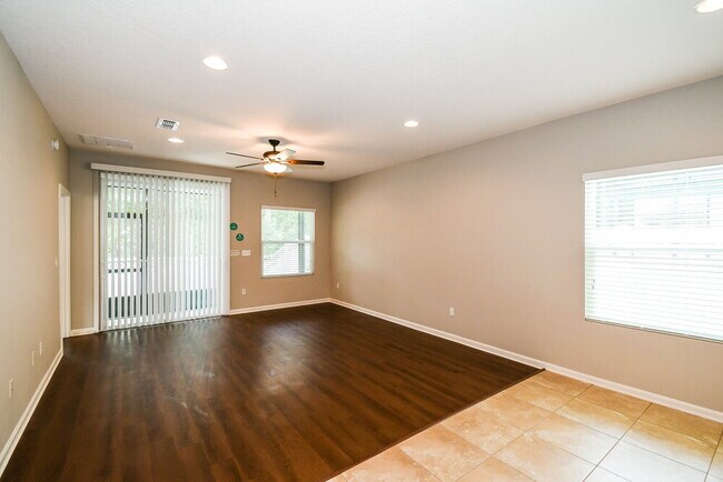 Building Photo - 636 Drysdale Dr