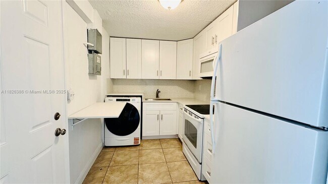 Foto del edificio - 531 SW 38th Terrace